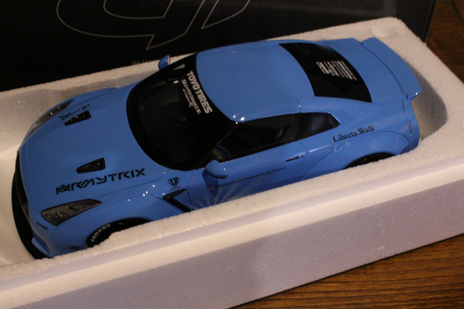 Nissan R35 LB PERFORMANCE Liberty Walk - 1:18 GT Spirit Asia