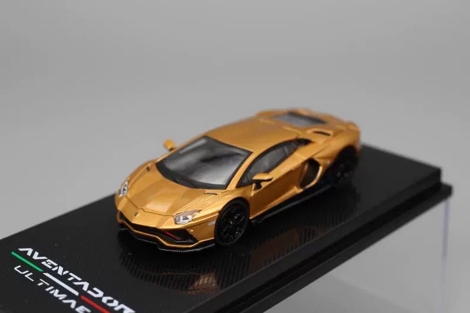 HF 1/64 Lamborghini Aventador LP780-4 Ultimae Gold Diecast