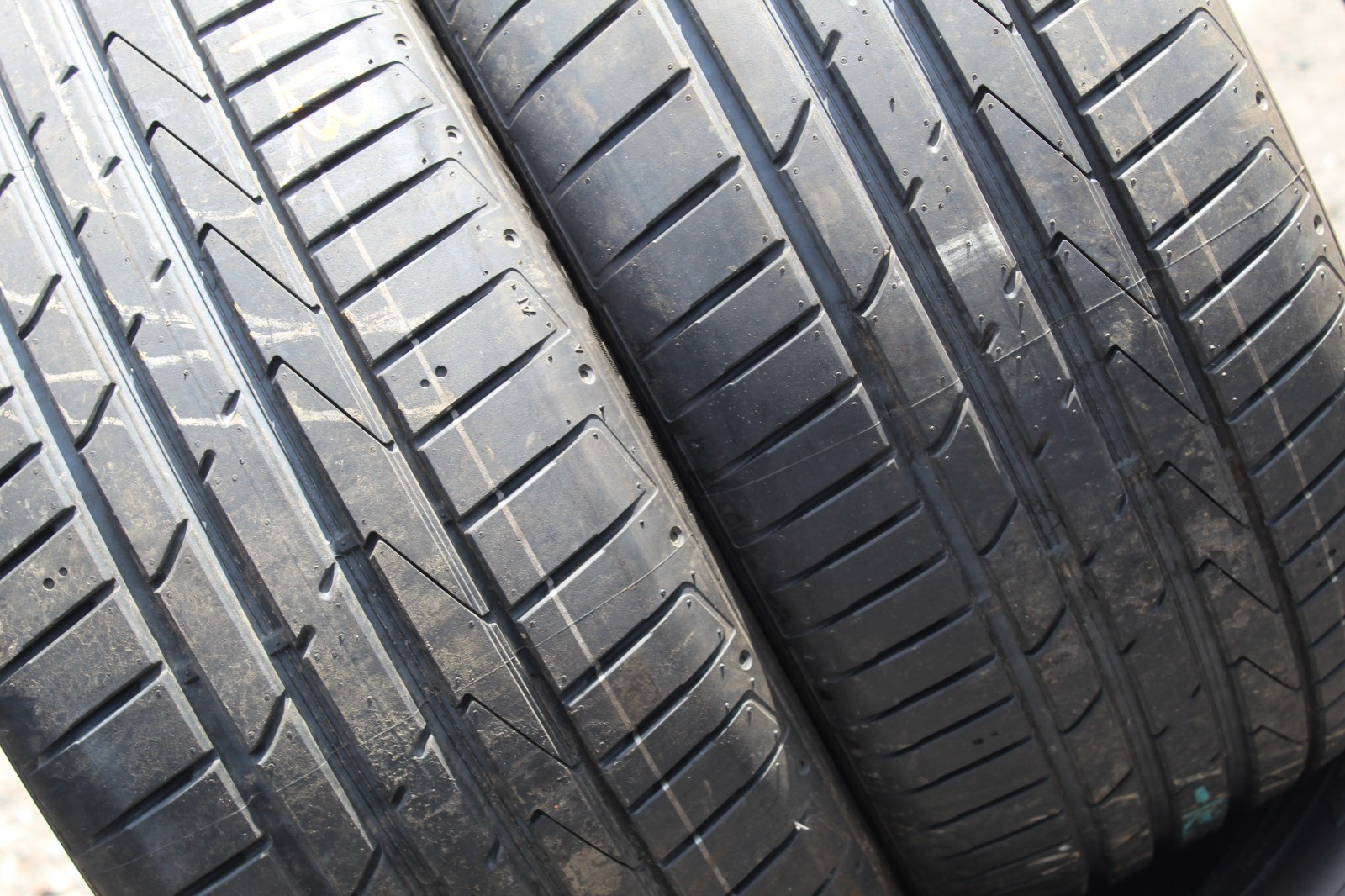 New 225 50 17Hankook, Ventus S1 Evo 2, AO, 94Y, x2 A Pair (F1_tyres) L3599