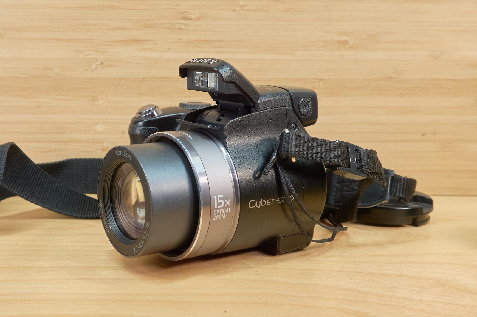 Sony Cybershot DSC-H7 8.1MP Digital Camera, 15x Optical Zoom
