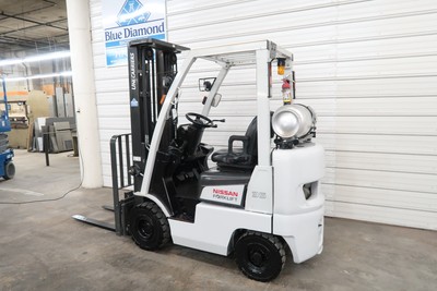 2014' Nissan UniCarriers, 3,500# Pneumatic Tire Forklift, LP Gas, 3 Stage, S/S