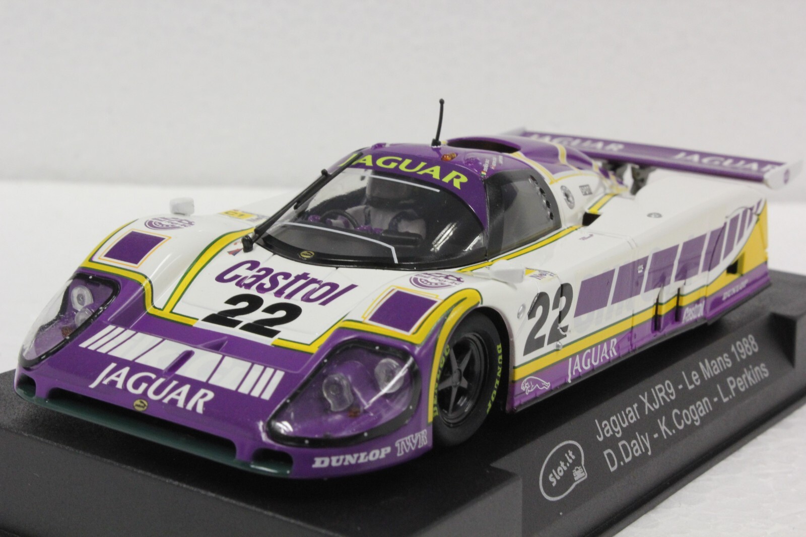 1/18 ジャガー XJ-R9 Silk Cut LM #2　ルマン 1988 EXOTO 1/18 ジャガー XJR-9 1988 ルマン24H ウィナー #2 J.ダン