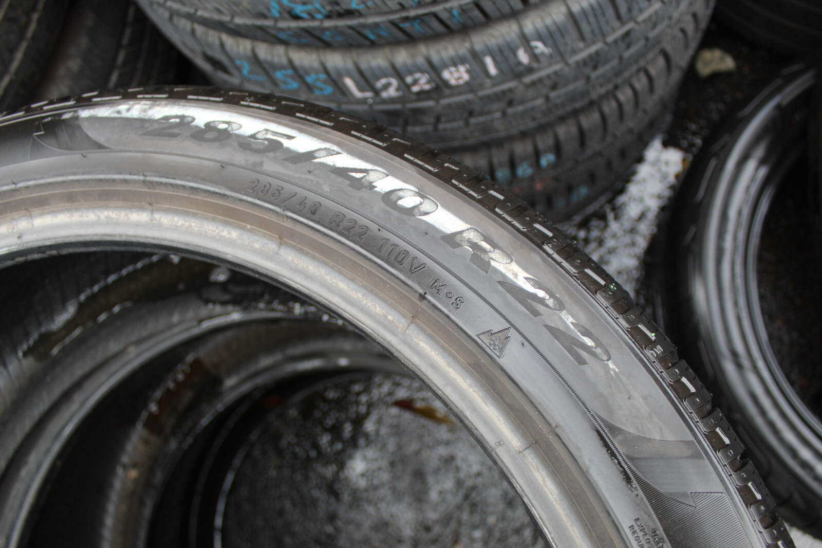 285 40 22 Pirelli, Winter, XL, M+S, 110V x2 A Pair 5.5mm (F1_tyres) L2981