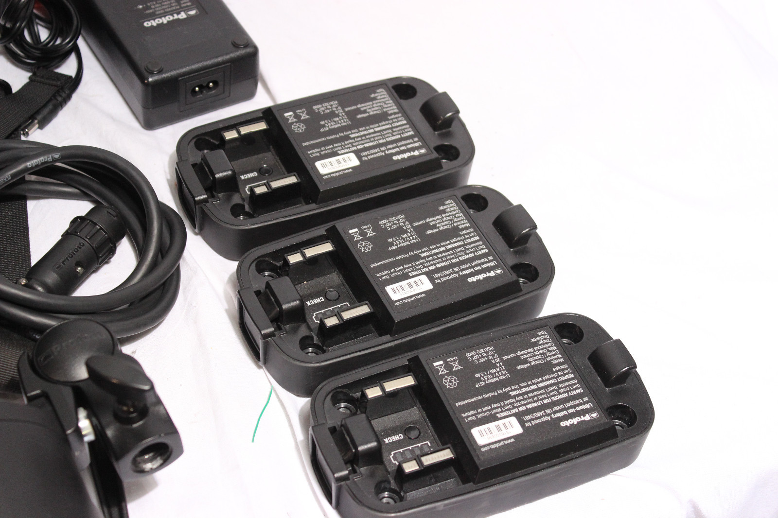 Profoto B2 250 AirTTL Location Kit With 2 Heads and 3 Batteries #3