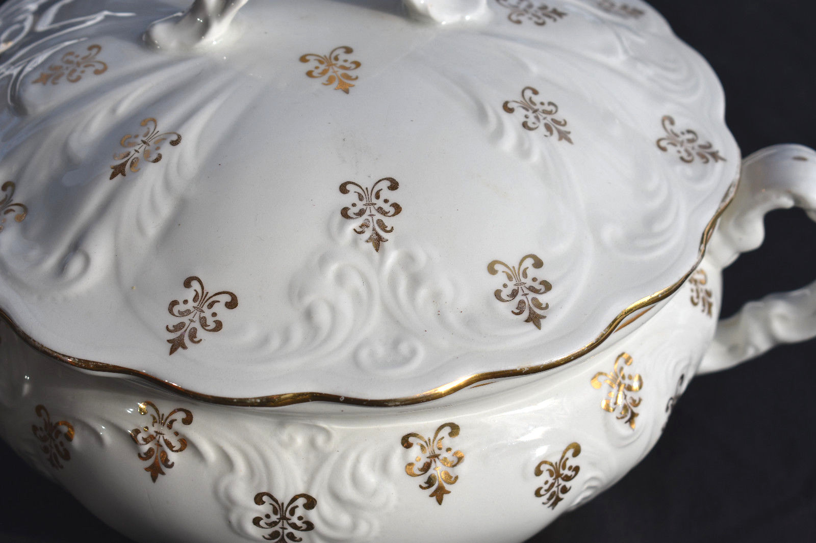 Vintage Edwin Knowles Gold Design Chamber Pot Commode W/ Cover 1940's Porcelain