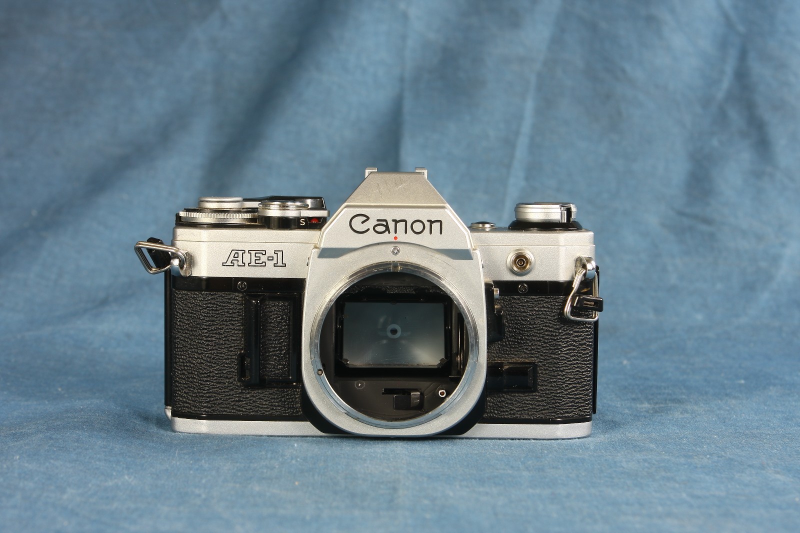 Canon AE-1 Camera & Sears Multicoated 1:40 f/80-200mm Auto Zoom Lens