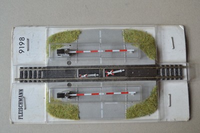 N Gauge Level Crossing for sale in UK | View 57 bargains
