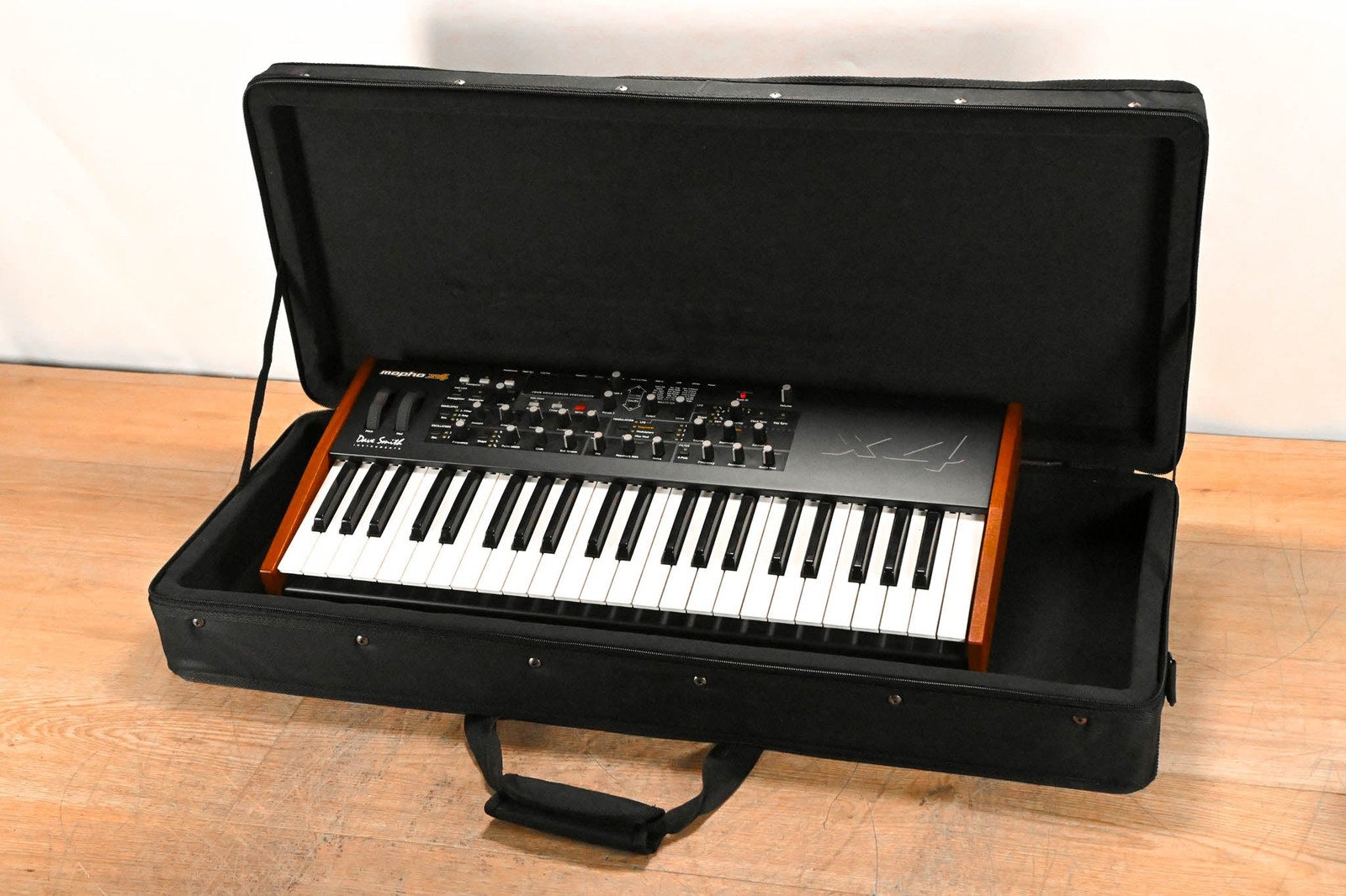 Dave Smith Instruments Mopho X4 44-Key Polyphonic