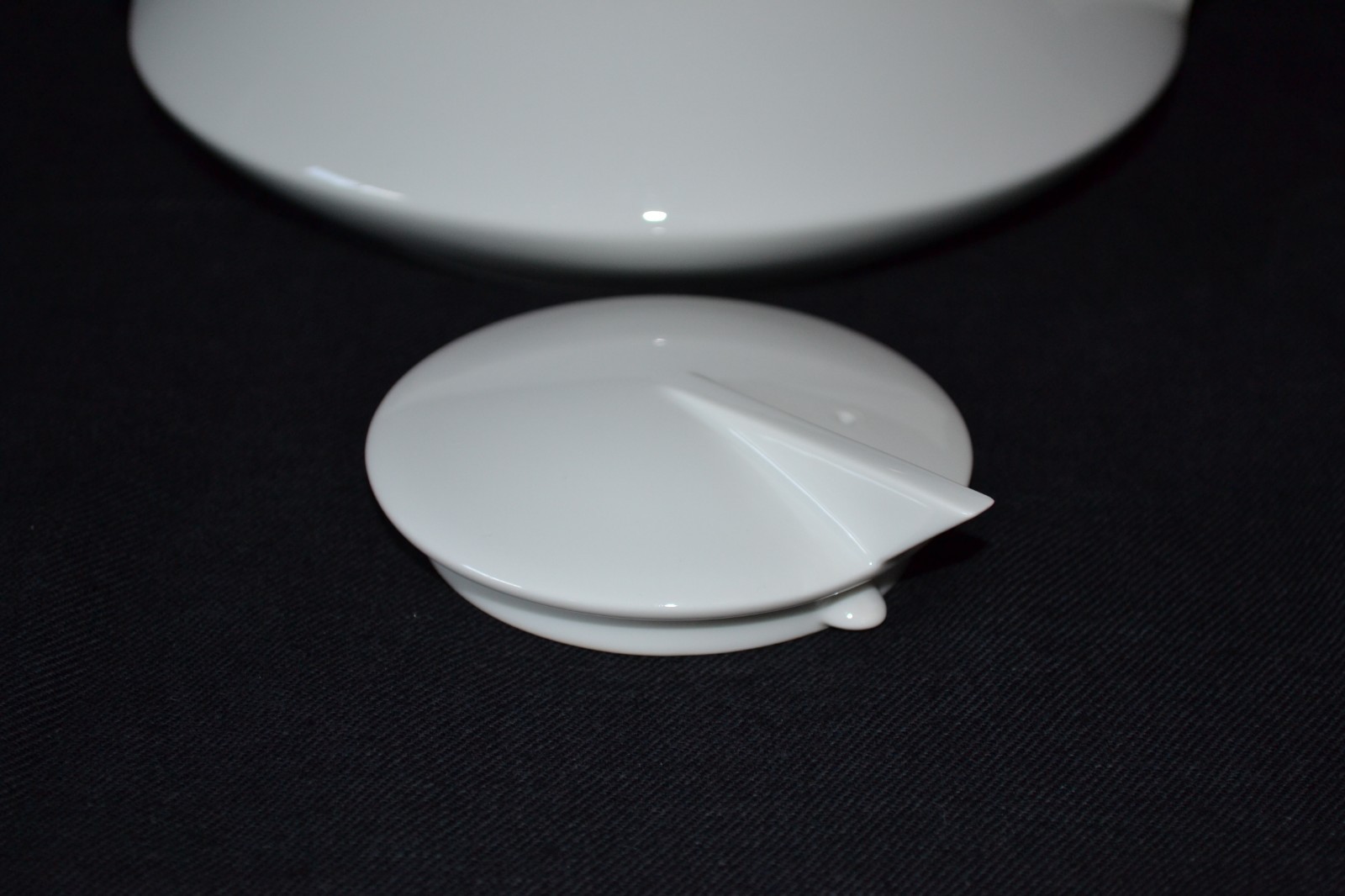 Vintage UFO White Porcelaine Teapot Ranmaru Japan Mid-70'