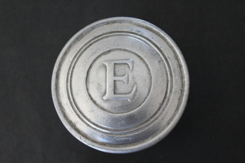 1927-1930 Erskine Aluminum Threaded Hubcap/Grease Cap Nice Straight Cap