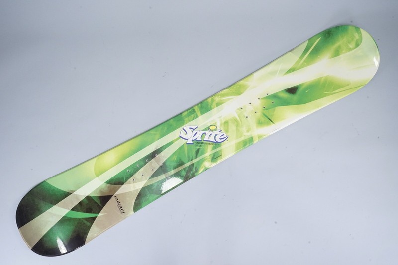 VINTAGE ELAN SPRITE SODA LOGO 155CM GREEN SNOWBOARD