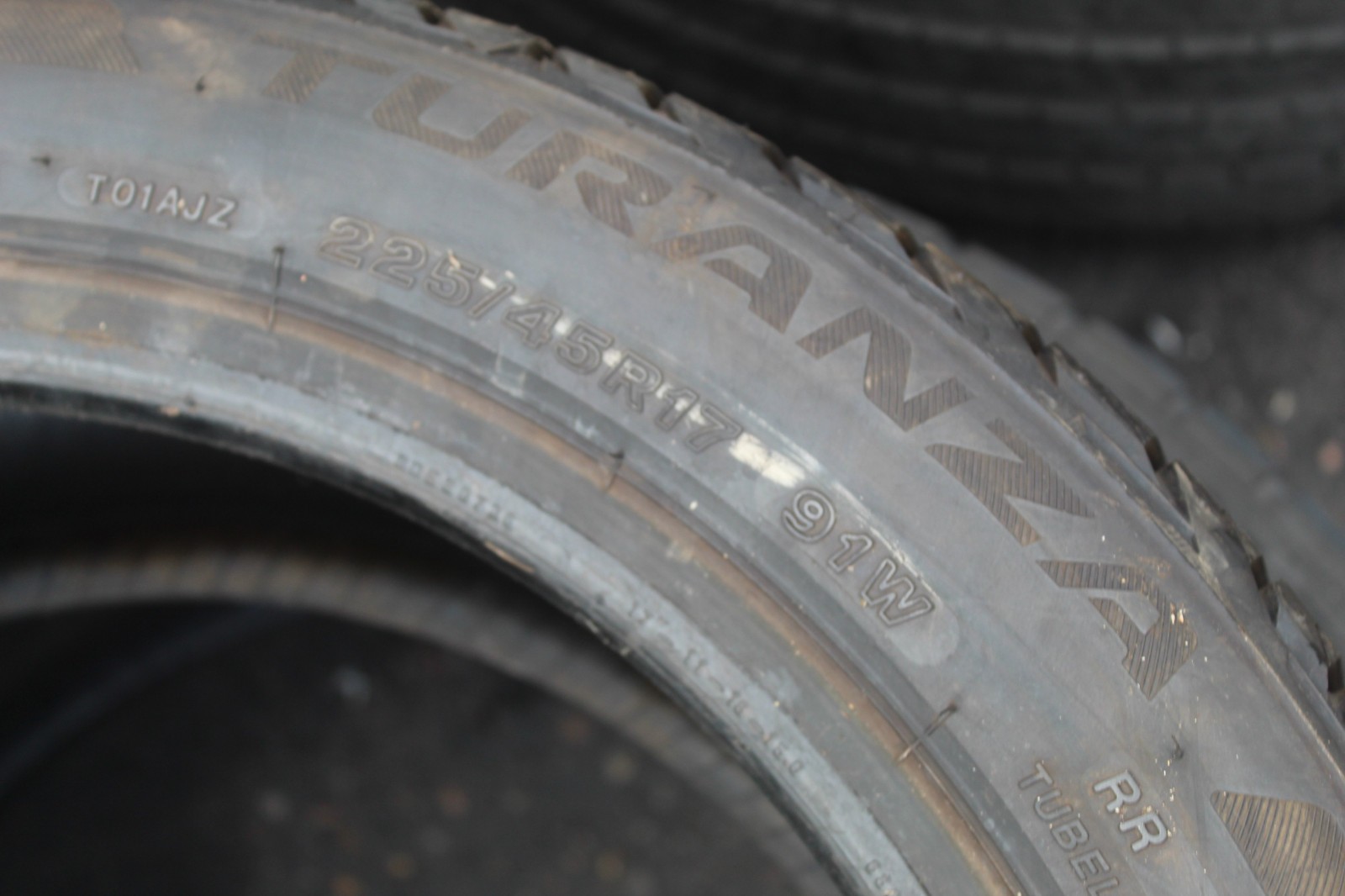 New 225 45 17 Bridgestone, Turanza T001, 91W, x1 Single Tyre (F1_tyres) L3675