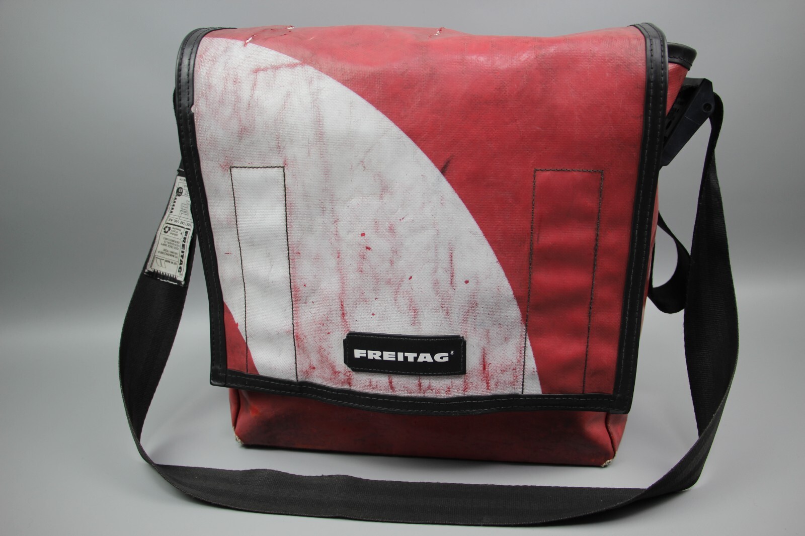 FREITAG ULTRA RARE Vintag 2000s Messenger White /Red Used FREITAG ULTRA RARE Vintag 2000s Messenger White /Red Used