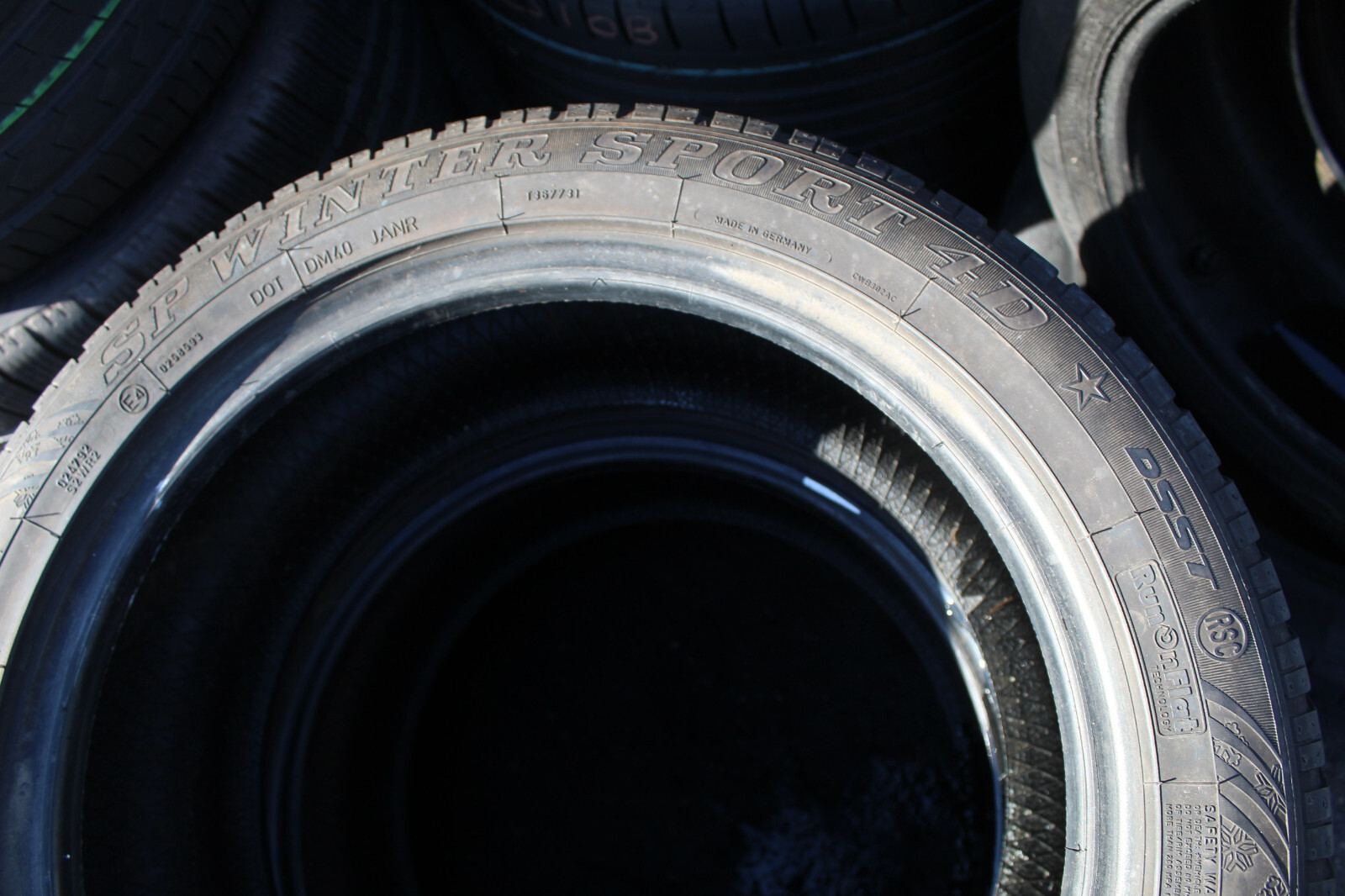 225 50 17 Dunlop, RunFlat, Winter, M+S, 94H, x2 A Pair 5.0mm (F1_tyres) L3009