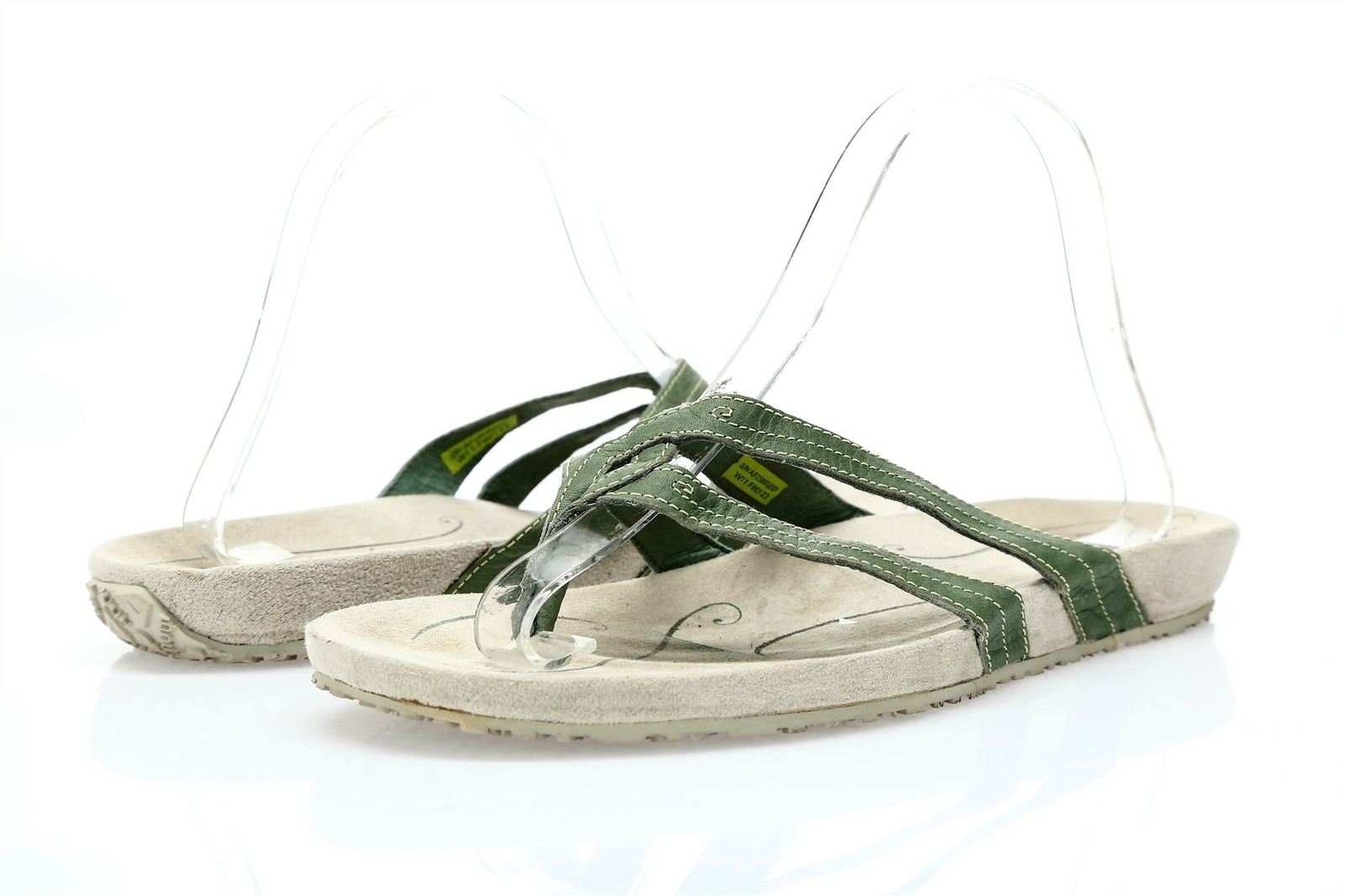 Womens AHNU Green Leather Flip Flops Sandals Sz. 11