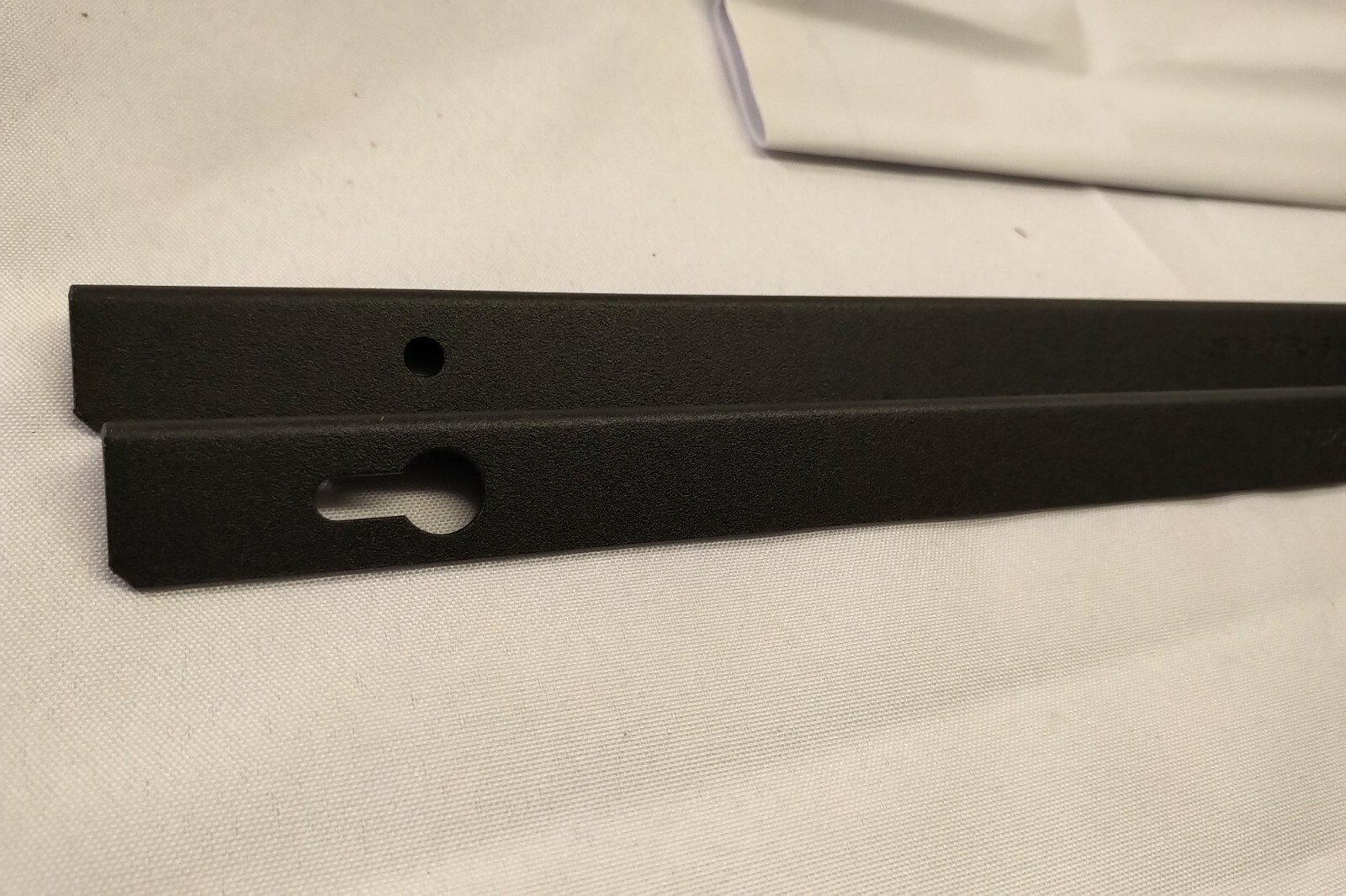 Brocade FastIron Edge Switch Wall Mount - Bracket Kit -WMK-70076-001-FES
