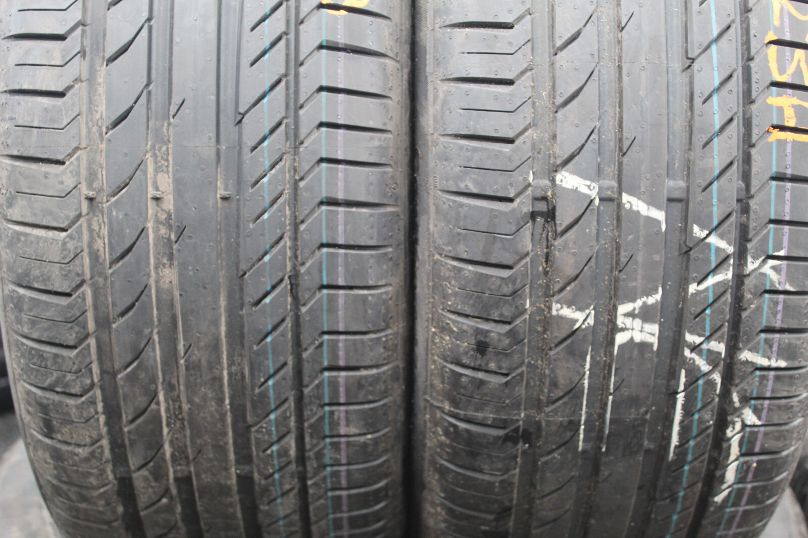 New 235 40 19 Continental, CSC 5, XL, 96Y, x2 A Pair (F1_tyres) L3223
