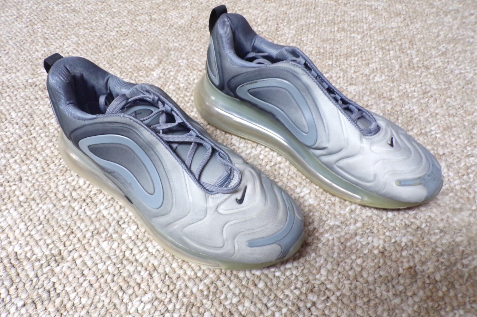 air max 720 carbon grey