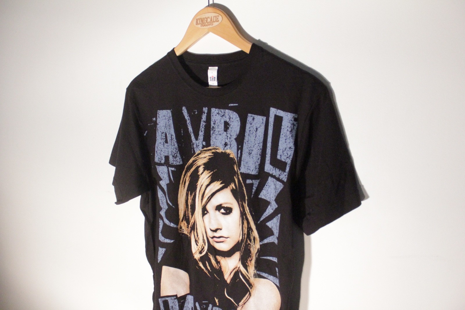 Rare Avril Lavigne Canadian Black Star Concert Tour 2011 T-Shirt Size Large