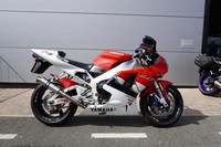 Yamaha YZF-R1, 1999, White/ Red with just 40852miles Only £3495. 