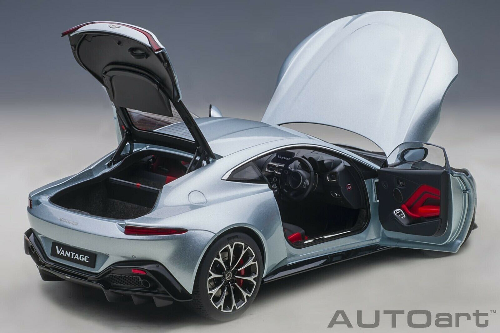 1/18 Aston Martin Vantage RHD Magnetic Silver 2019 Model Car 1/18 Aston Martin Vantage RHD Magnetic Silver 2019 Model Car