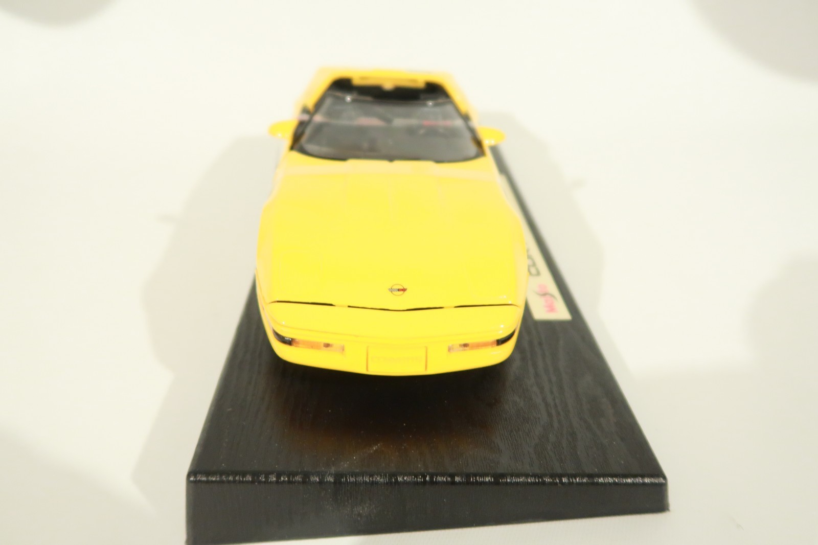 Yellow Maisto Special Edition 1:18 Scale 1992 Corvette ZR-1 Car w/ Box