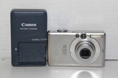 Canon IXUS 40 Camera - Silver