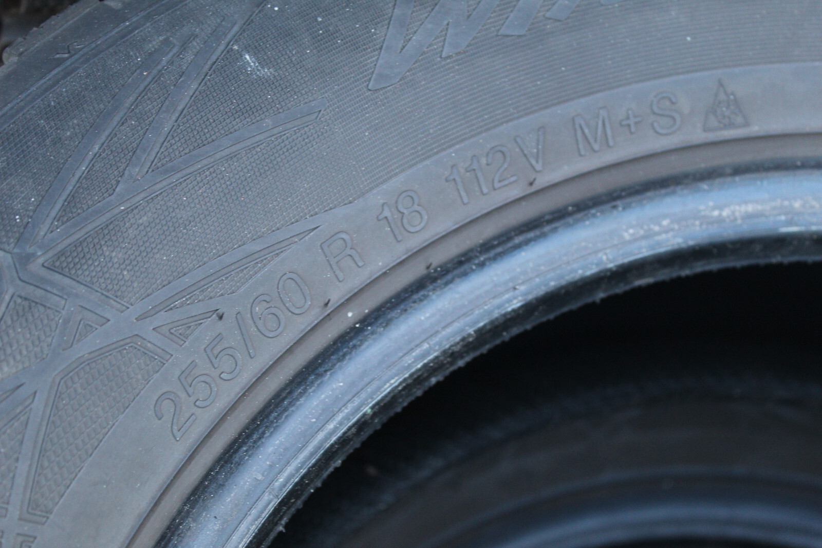 255 60 18 Vredestein, Winter, M+S, 112V, x2 A Pair 6.0mm (F1_tyres) L3086