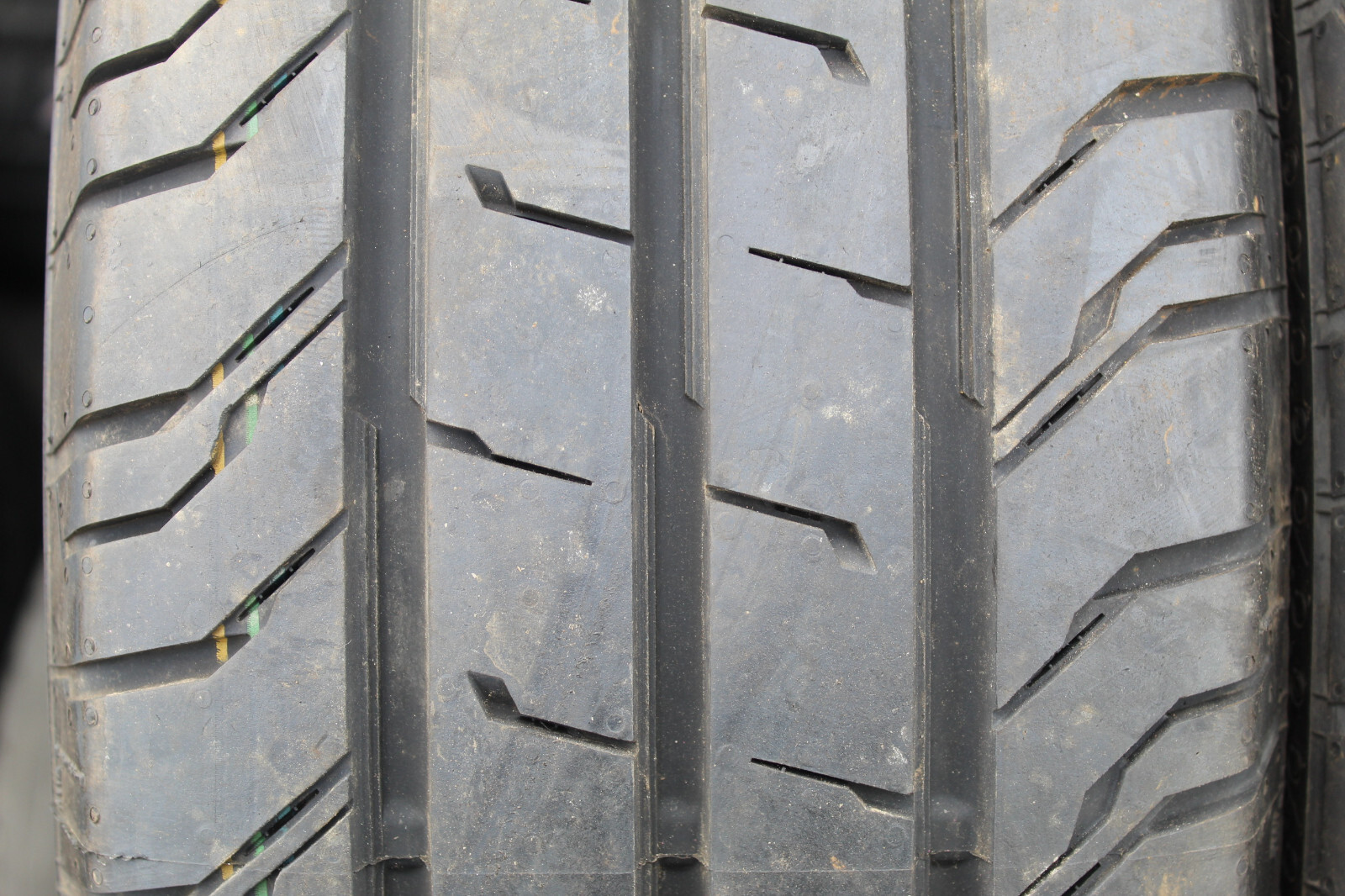 New 205 65 16C Continental, CVC 200, 107/105T, x2 A Pair (F1_tyres) L3429