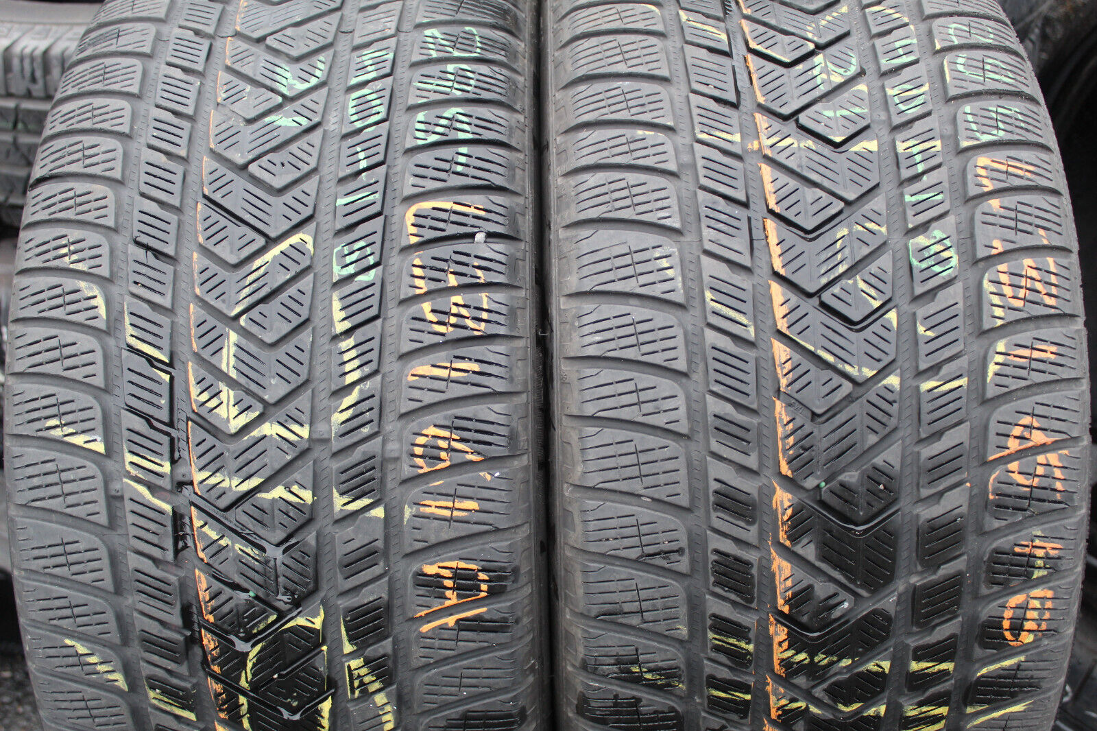 295 40 21 Pirelli, Winter, XL, M+S, 111V, x2 A Pair 5.0mm (F1_tyres) L3161