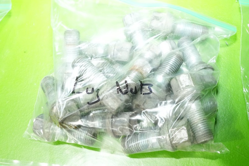 00-06 Audi TT OEM lug studs bolts nuts wheel mount SET of 20 Mk1 VW