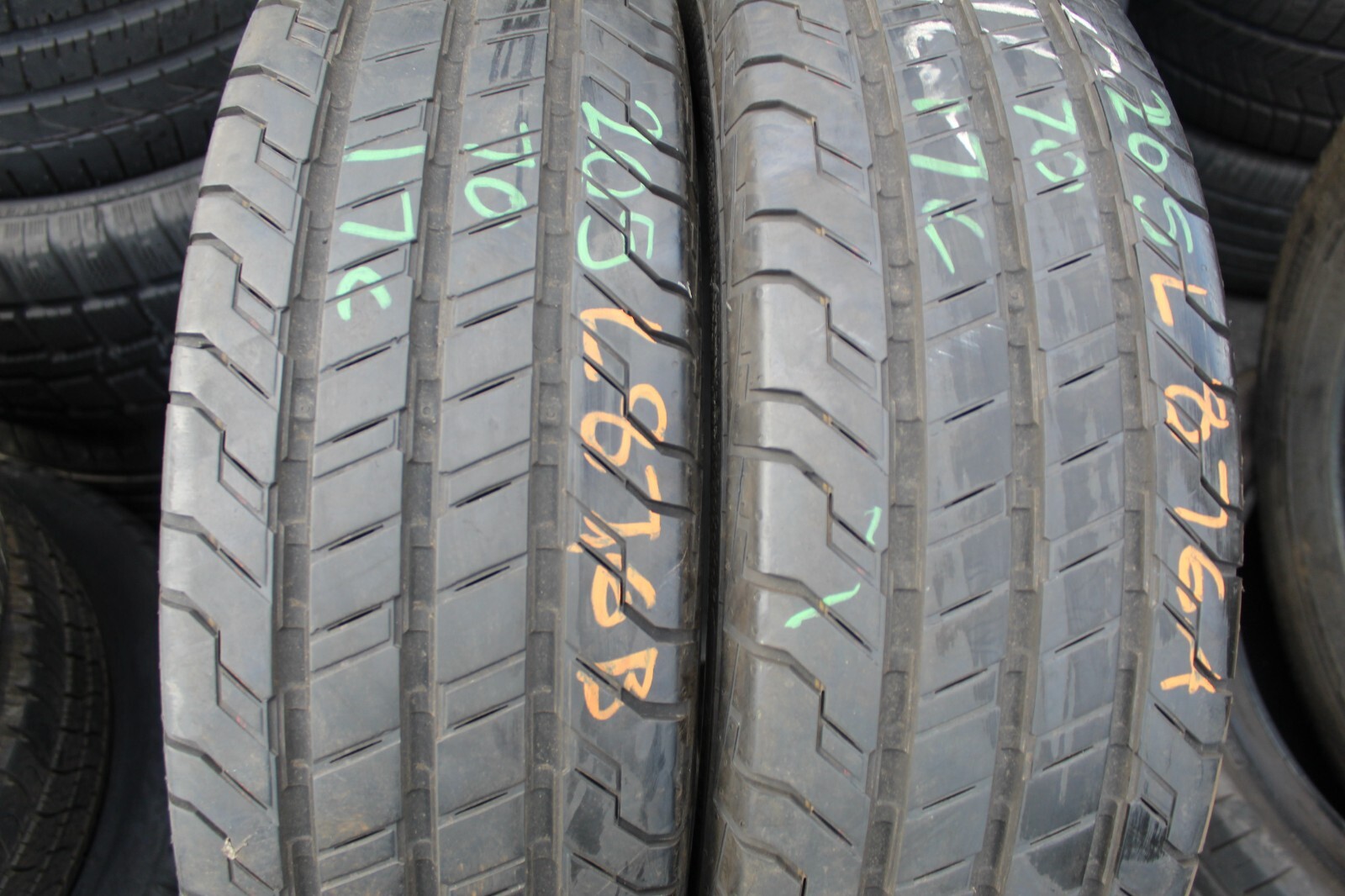 205 70 17C Continental, CVC100, 115/113R,x2 A Pair, 8.0mm (F1_tyres) L876