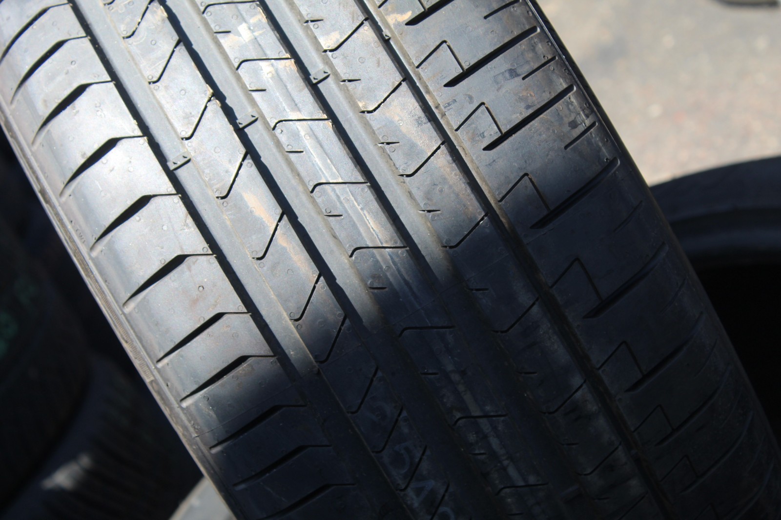 New 235 40 18 Pirelli, P Zero TM, 95Y, x1 Single Tyre (F1_tyres) L3560