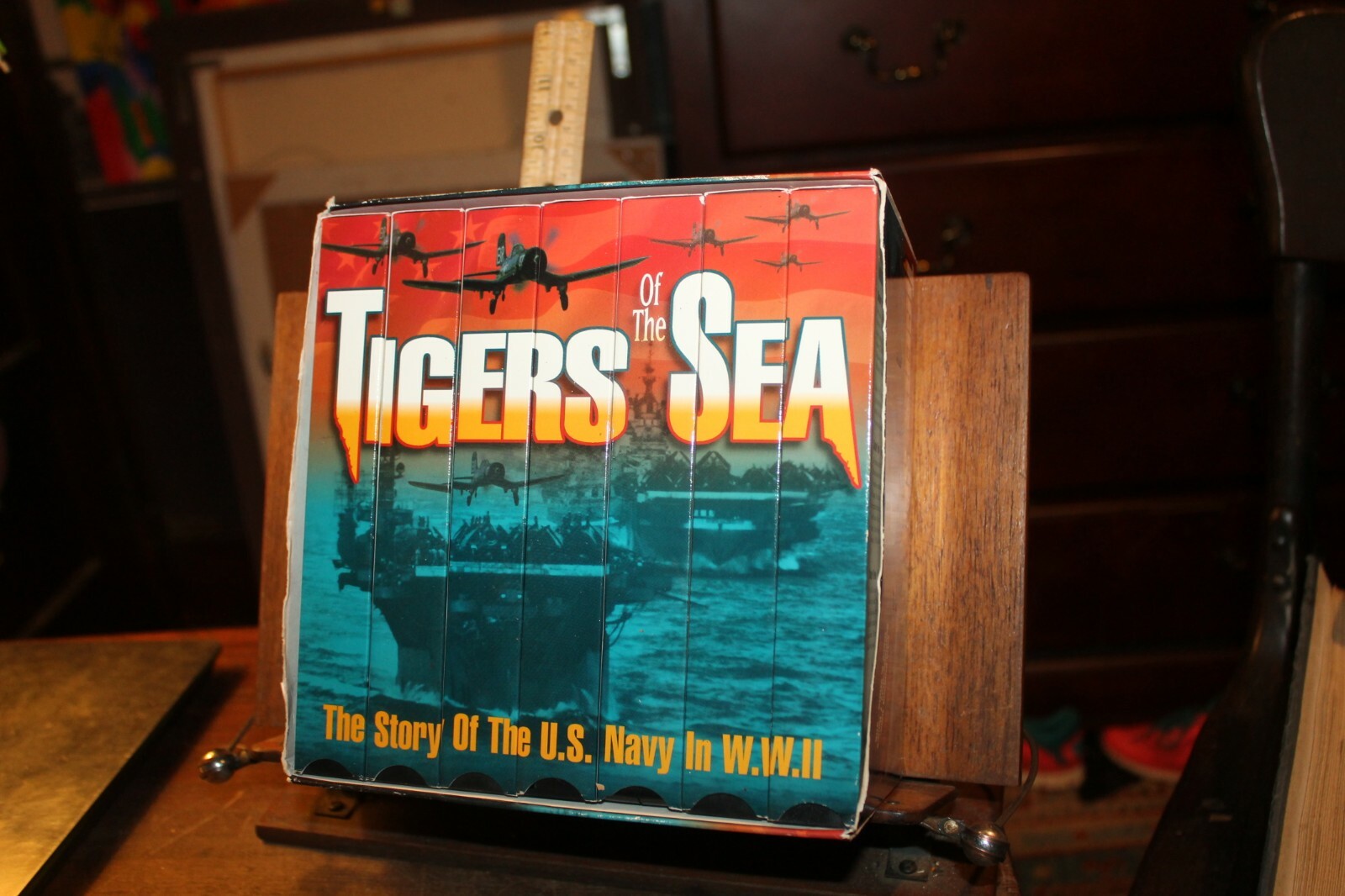 その他 Tigers of the Sea [VHS] Tigers of The Sea Box Set of 7 VHS Tapes 1941-1945 US