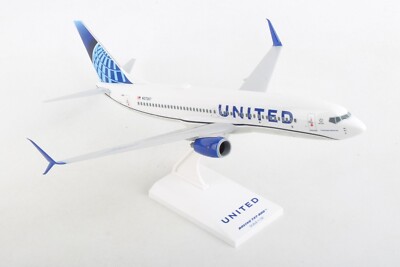 SKYMARKS (SKR1028) UNITED 737-800 1:130 SCALE MODEL