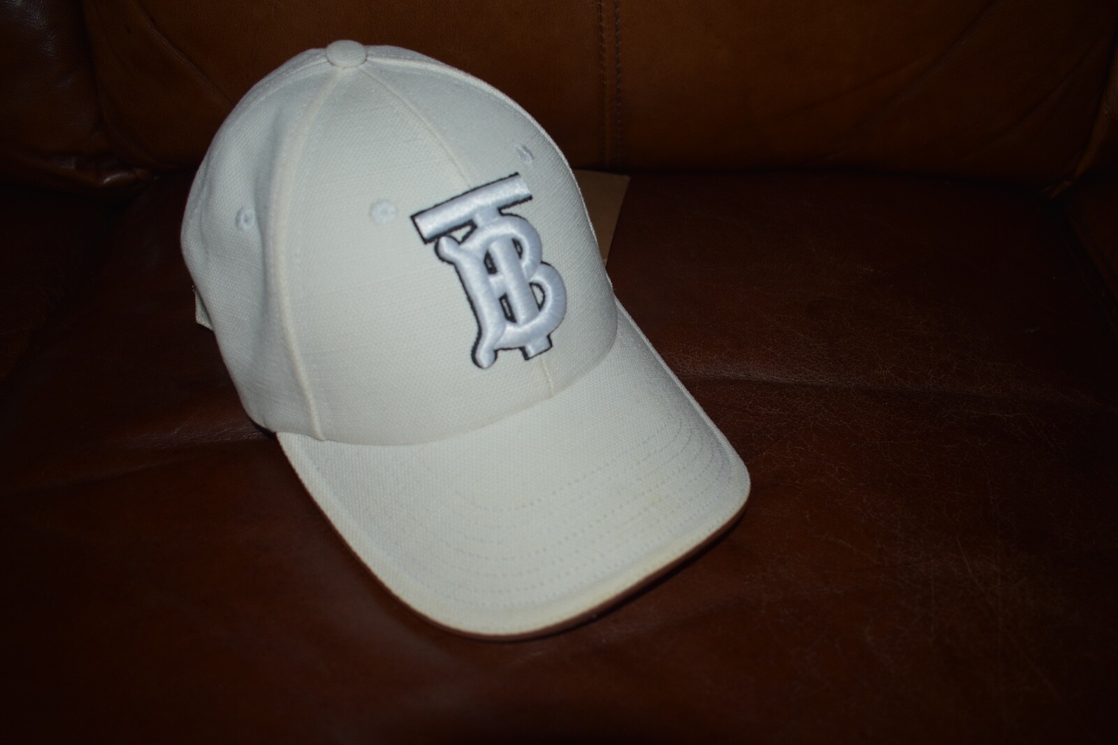 【関税&送料込】Burberry Embroidered Canvas Baseball Cap New Burberry Canvas Baseball Cap With Signature House Check