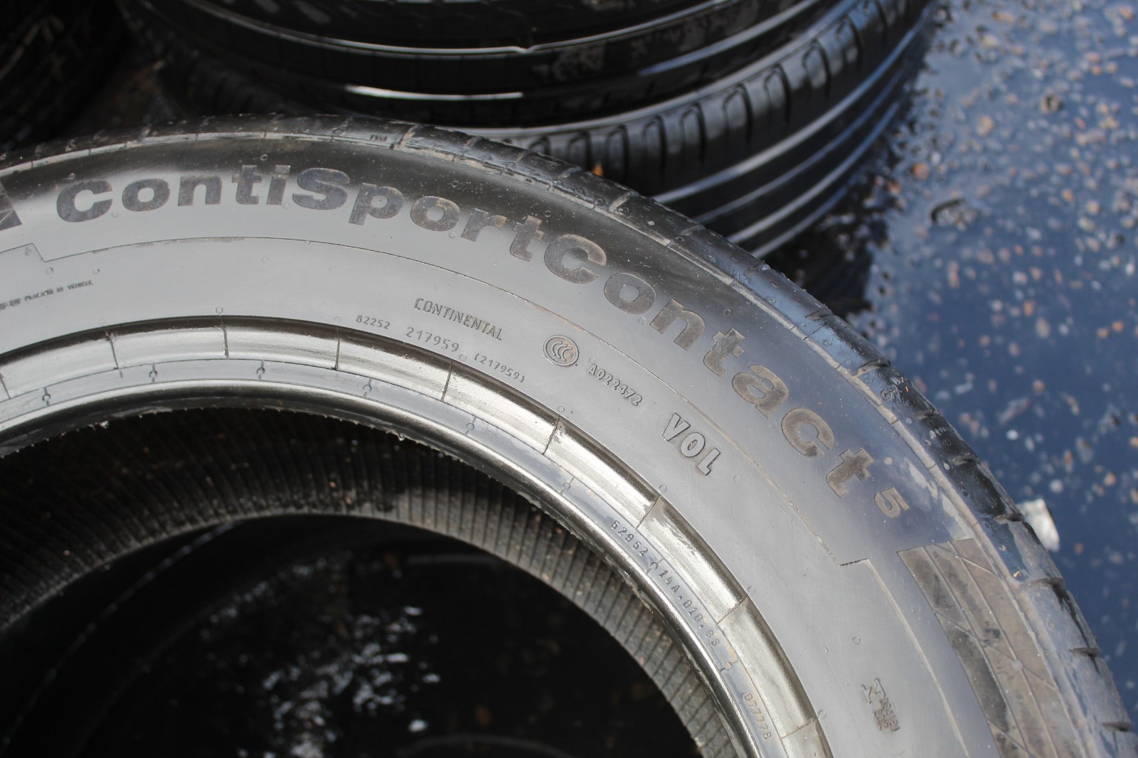 New 235 60 18 Continental, CSC 5, VOL, 103H, x1 Tyre (F1_tyres) L3773