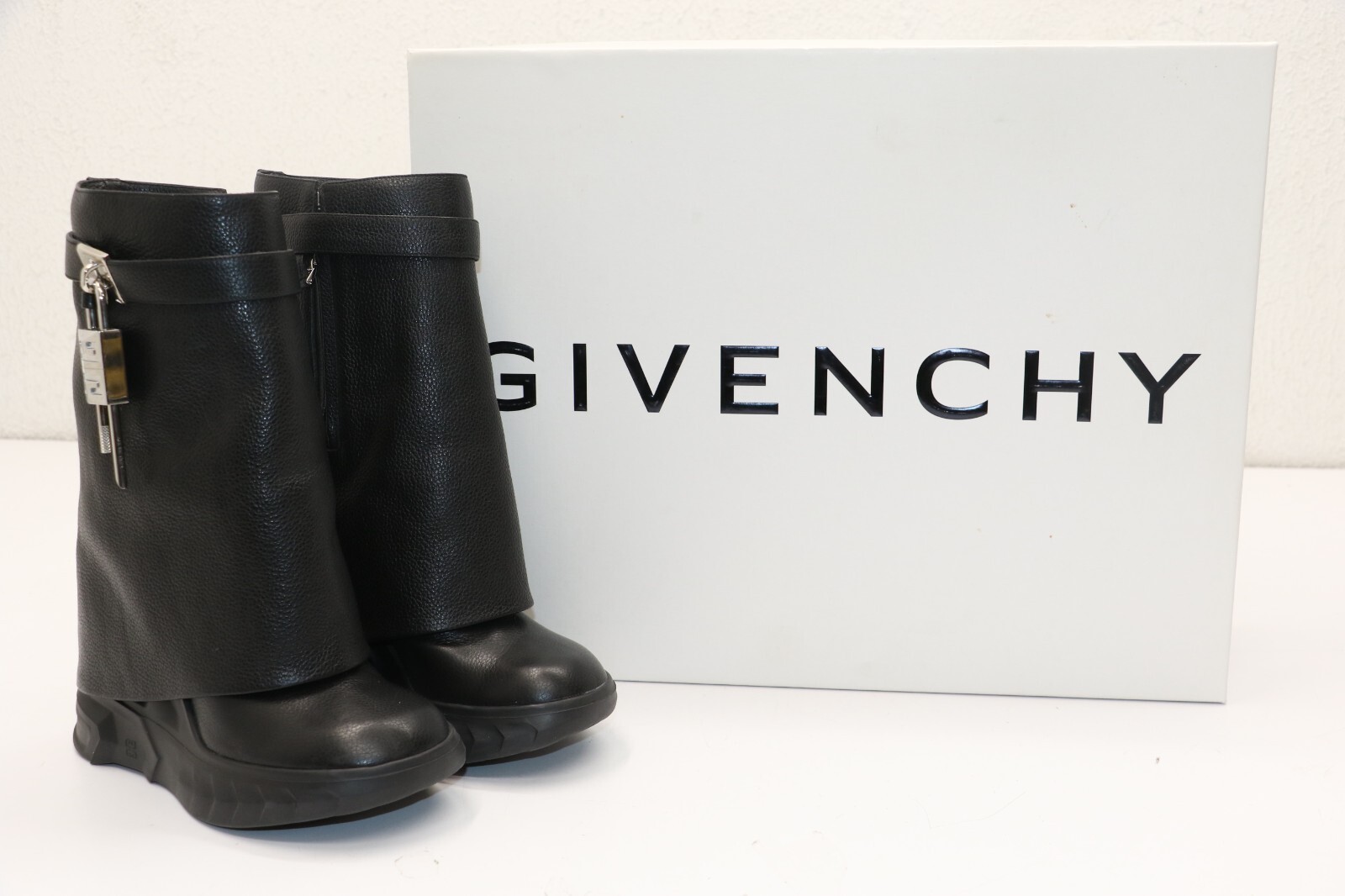 ロングブーツ GIVENCHY FW25 STIVALETTO \"SHARK LOCK\" (BE602RE147 001) Shark Lock Stiletto boots in nappa leather in - black