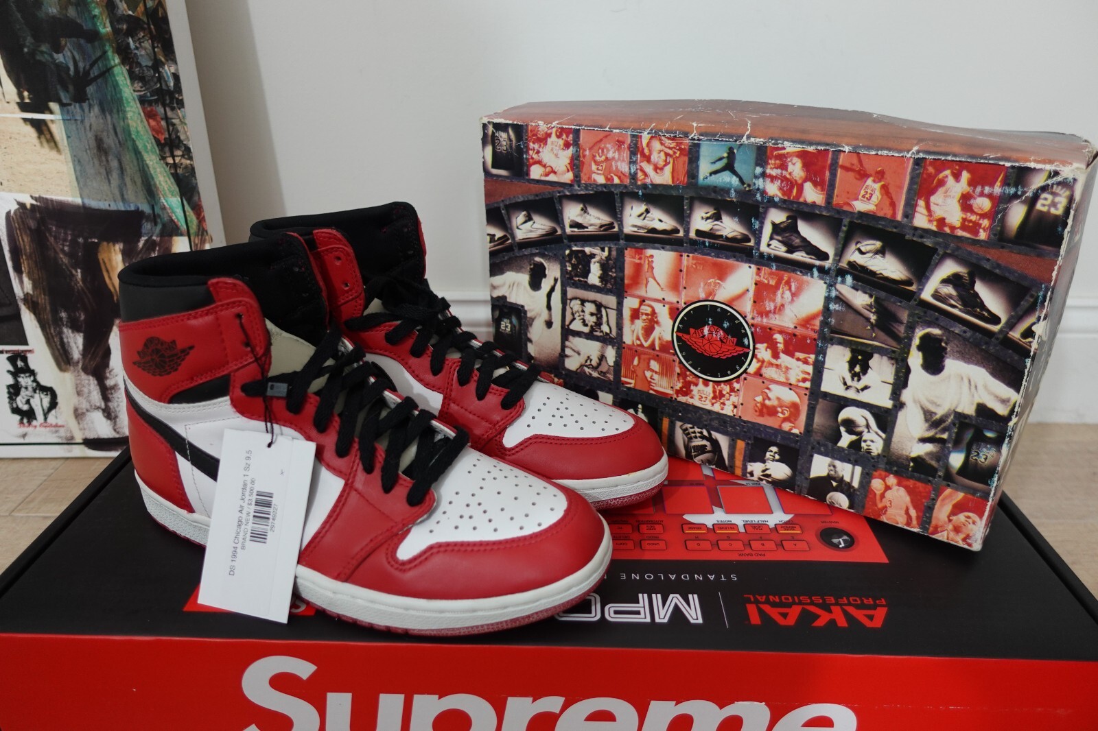 1994 Nike Air Jordan 1 Chicago. BRAND NEW WITH BOX. Size 9.5 1994 Nike Air Jordan 1 Chicago. BRAND NEW WITH BOX. Size 9.5
