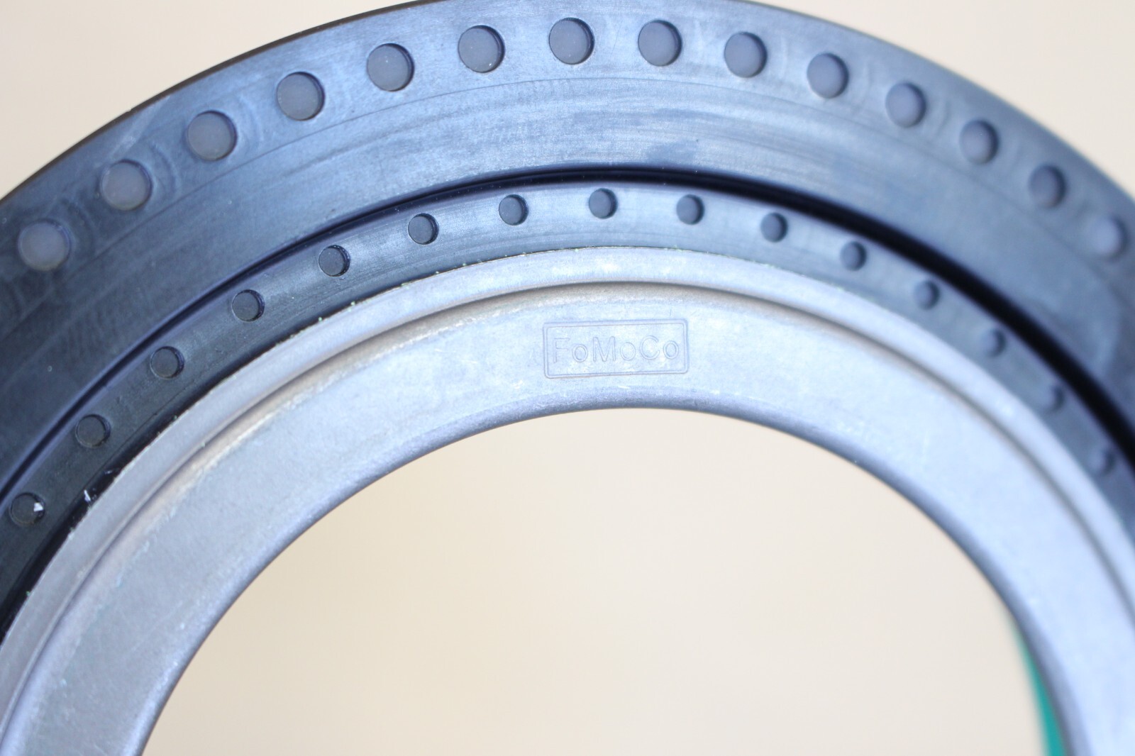 2005-2023 Ford F250 F350 F450 F550 4x4 SuperDuty Front Axle Seal & Snap Ring Kit