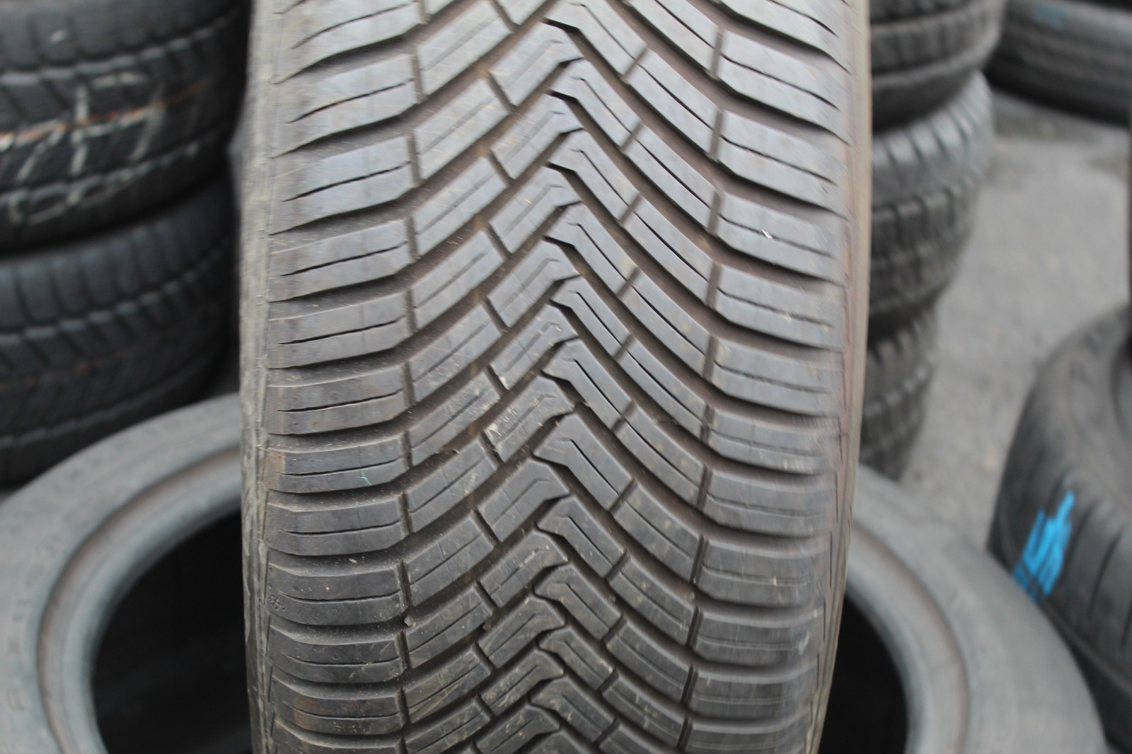 235 55 17 Continental, All Season, XL 103V x1 Single Tyre 7.2mm (F1_tyres) L3689