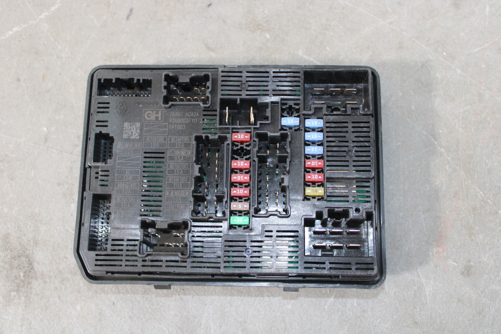 【いりあ】メッセージBOX Nissan Versa IPDM Engine Fuse Box 284B76CA2A Plug & Play
