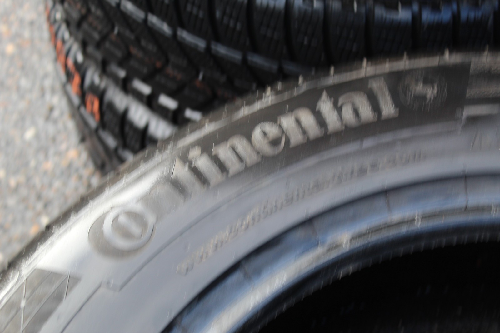 New 235 60 18 Continental, CSC 5, VOL, 103H, x1 Tyre (F1_tyres) L3773