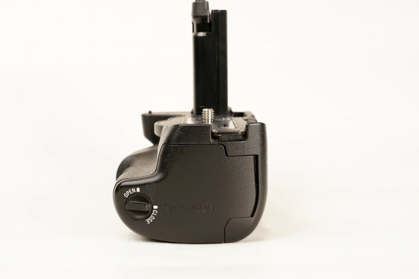 Sony VG-C77AM Vertical Battery Grip A77 A77II A99II Sony a-mount