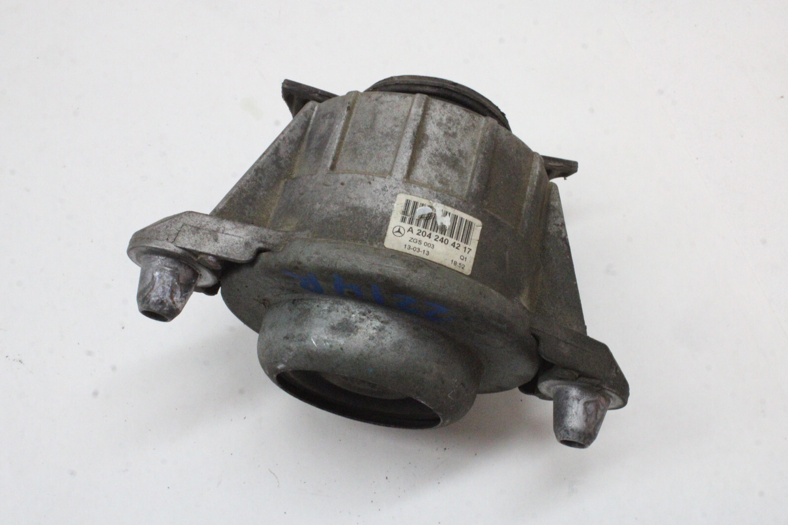 d。 13 MERCEDES C250 FRONT RIGHT MOTOR SUPPORT BRACKET A 204 240