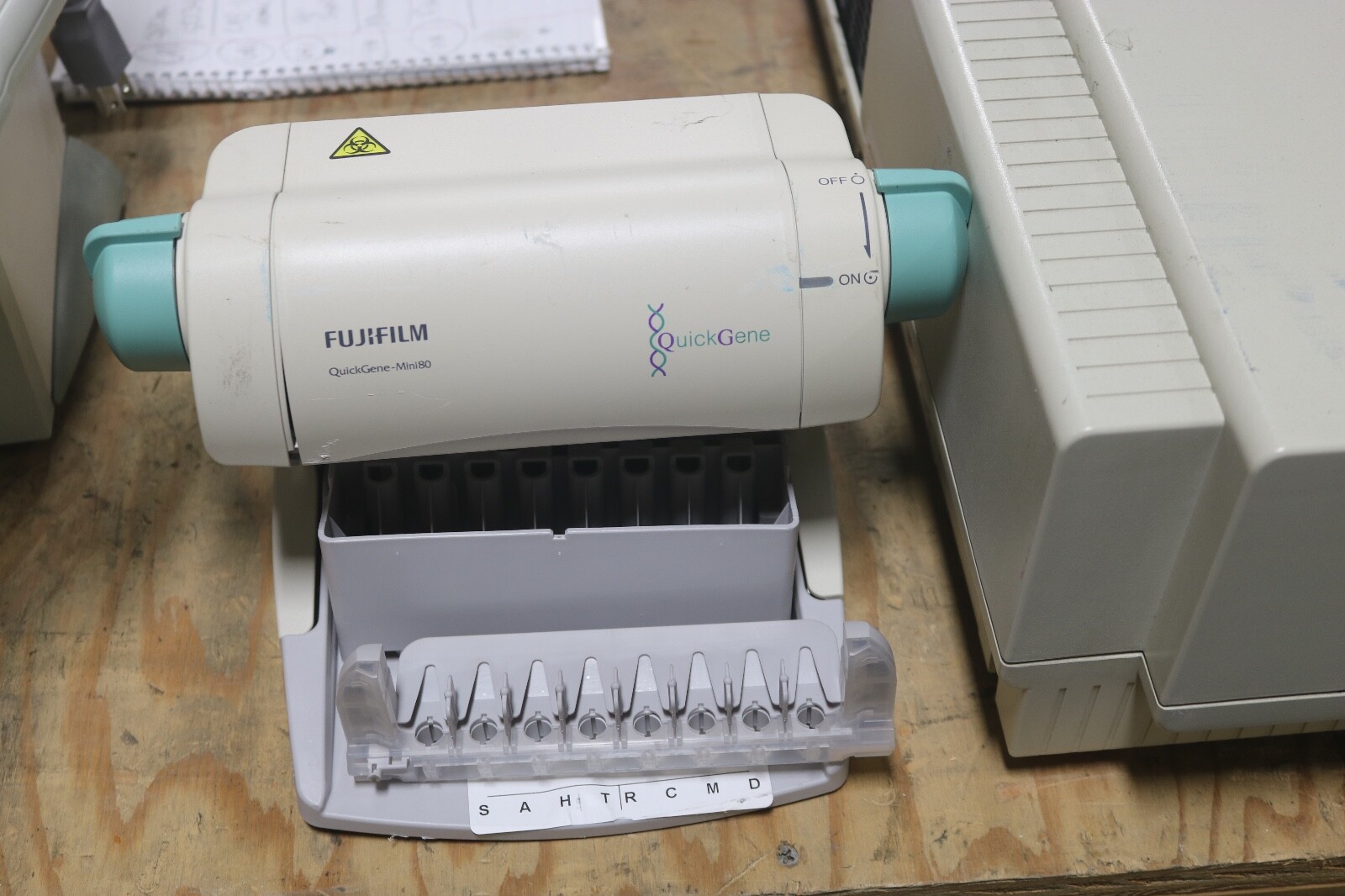 D5K084 フジ医療器　QuickGene-Mini80 核酸分離システム D5K084 フジ医療器 QuickGene-Mini80 核酸分離システム QuickGene