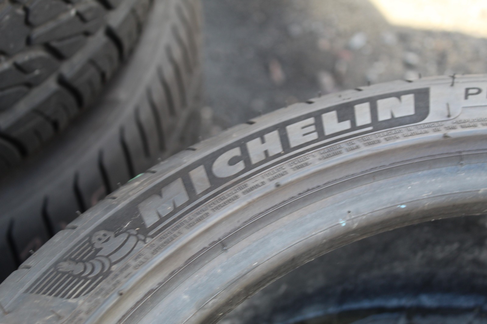 245 40 18 Michelin, Pilot Sport 4, AO, 93Y, x2 A Pair 5.3mm (F1_tyres) L3813