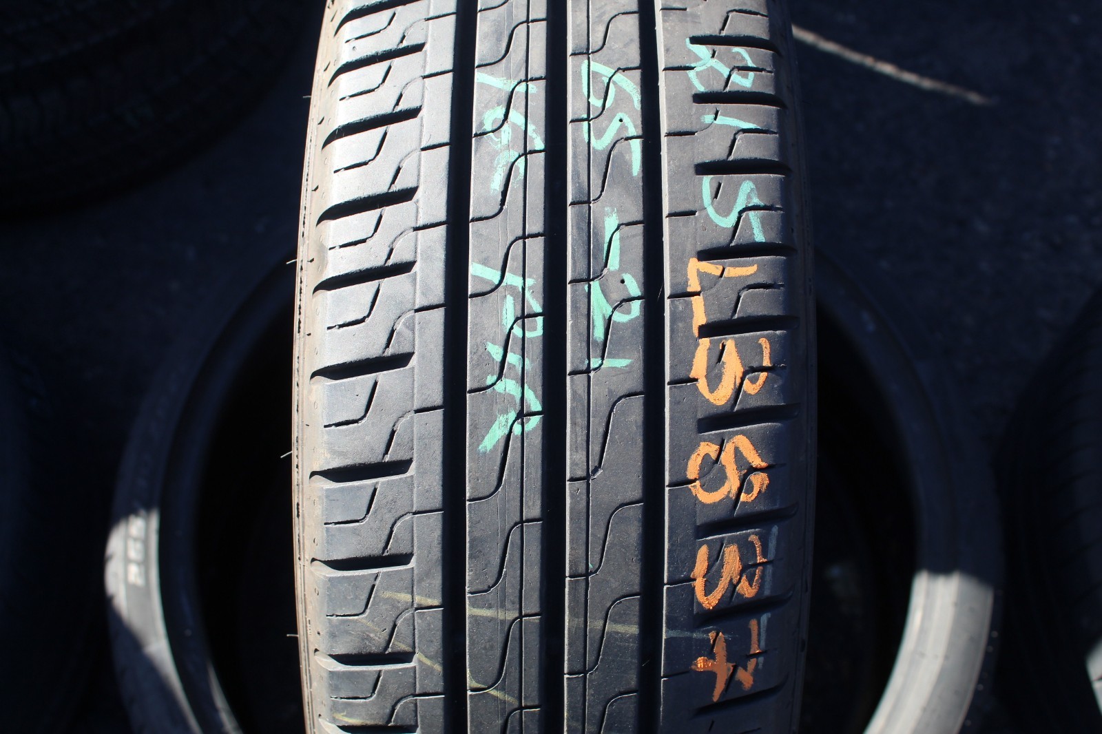 New 215 65 16C Pirelli, Carrier, 109/107T, x1 Tyre (F1_tyres) L3837