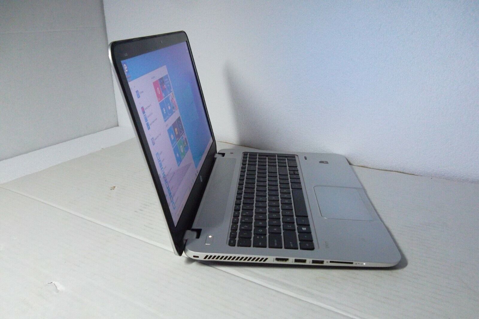 HP Envy 15z-J100 Notebook PC AMD A8-5550M 2.10GHz 15.6 HP Envy 15z-J100 Notebook PC AMD A8-5550M 2.10GHz 15.6