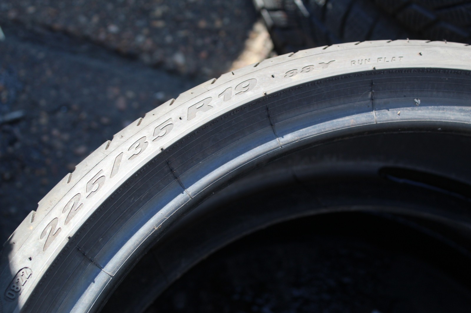 225 35 19 Pirelli, RunFlat, P Zero, 101Y, x1 Single Tyre 6.3mm (F1_tyres) L3807